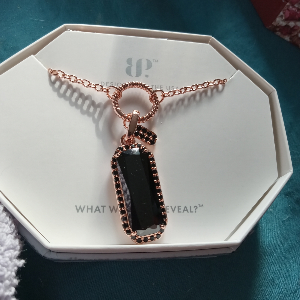 Elegant Black Pendant Necklace